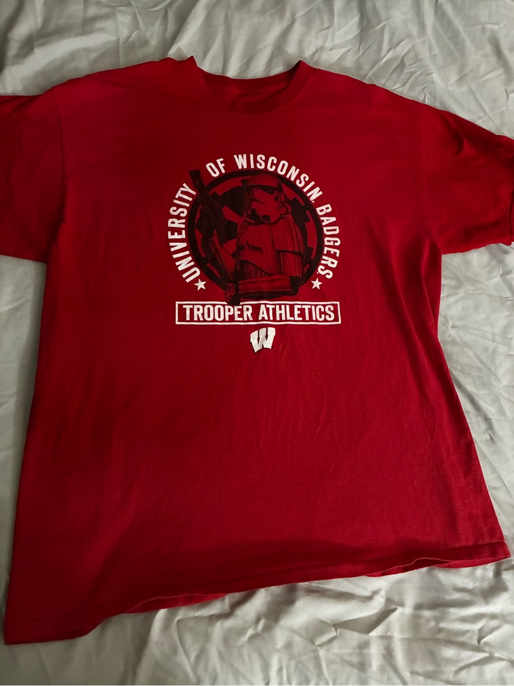 University Of Wisconsin Badgers ‘Trooper Athletics’ Star Wars T-Shirt Size XL